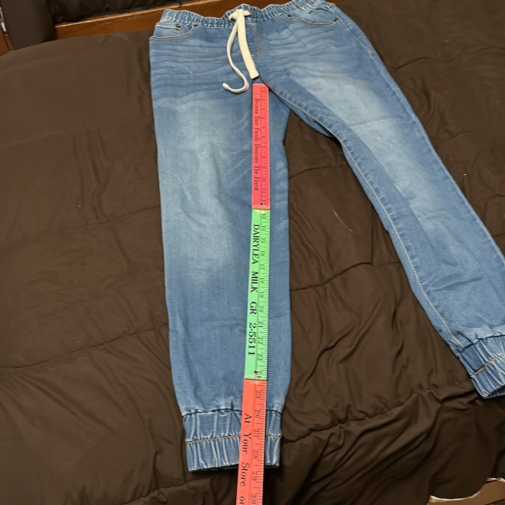 Jeans - Picture 2 of 8